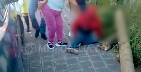 Muere peatón tras caerle poste impactado por conductor ebrio en Morelia