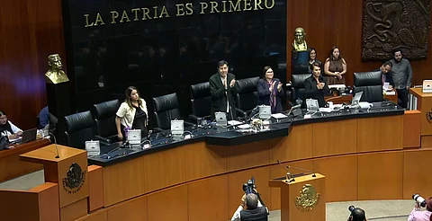Senado mexicano rinde minuto de aplausos a Ozzy Osbourne