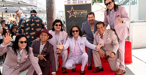 Los Bukis reciben estrella en Hollywood y dedican el logro a los migrantes