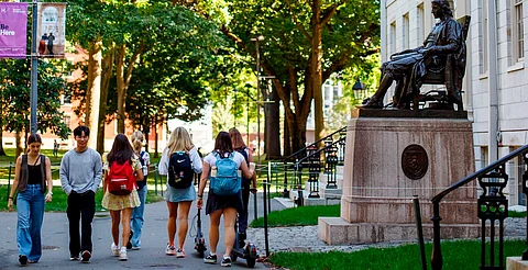 EU investiga a Harvard por presuntas irregularidades en visados internacionales