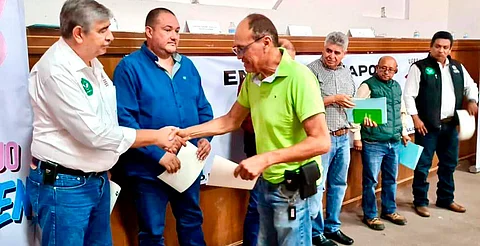 Sader entrega 50 mil dosis de vacunas para combatir el circovirus porcino