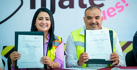 Gladyz Butanda promueve uso responsable del casco en Jacona