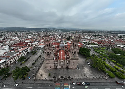 Poco nuboso y lluvias ligeras: así estará el clima en Morelia este viernes