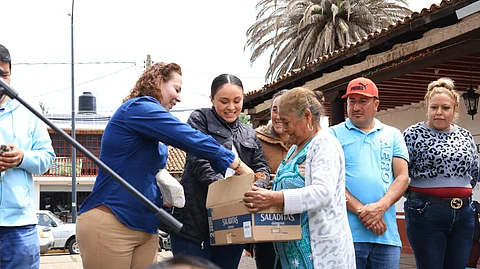 Municipios de región Pátzcuaro reciben más de mil paquetes de hortalizas y aves: Sader