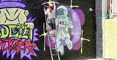 Jóvenes ganadores de Expograffiti llenan de arte el parque Riva Palacio de Morelia