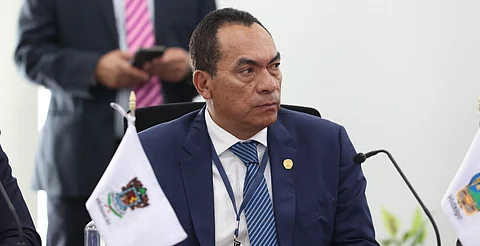 Adrián López solicita recibir presea tras dejar el cargo de fiscal