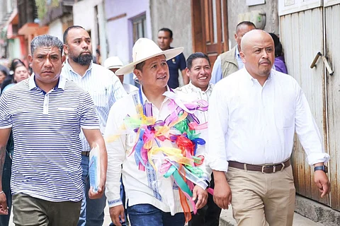 Comunidades con autogobierno y de bienes comunales respaldan a Carlos Torres Piña para la FGE