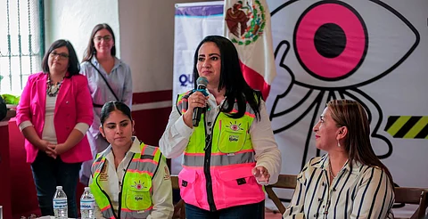 Gladyz Butanda suma 8 municipios a campaña vial ¡Fíjate Pues!