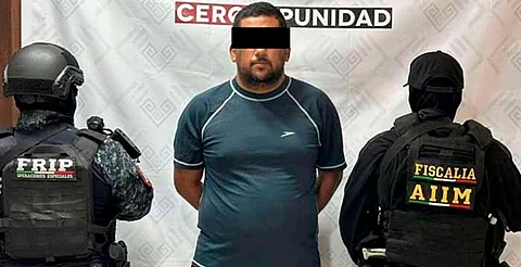Prision preventiva a maestro por acoso sexual contra alumna que denunció en plena graduación