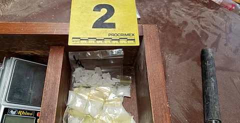 Aseguran más de mil 900 dosis de metanfetamina y detienen a cuatro tras cateo en Morelia
