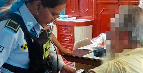 Auxilian a hombre con signos de asfixia en Morelia y evitan tragedia