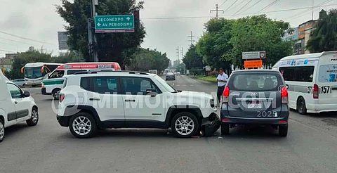 Semáforos descompuestos provocan dos choques en el Periférico de Morelia