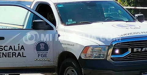 Vecinos alertan por mal olor y hallan a hombre muerto en su casa en Morelia