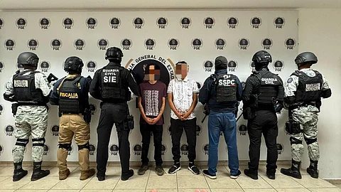 Arrestan a 2 presuntos extorsionadores en Uruapan; cobraban piso a negocios