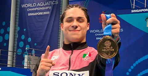 Sheinbaum felicita a Osmar Olvera por hazaña en Mundial de Clavados