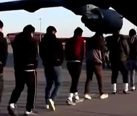 La Casa Blanca causa polémica tras usar audio viral en video de deportaciones