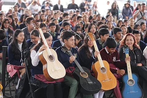 En primera fase Gobierno de Michoacán entregará más de 5 mil guitarras de Paracho