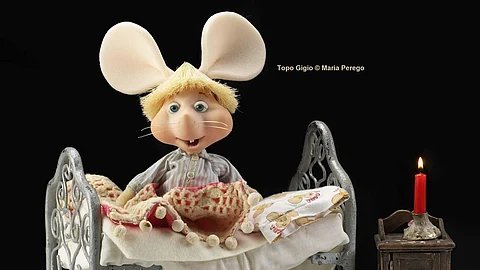Archivo Casasola libera foto nunca antes vista de Topo Gigio bebé en brazos de su mamá