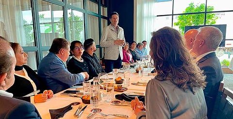 Expone Alfonso Martínez atractivos turísticos y de inversión a empresarios y legisladores de Chicago