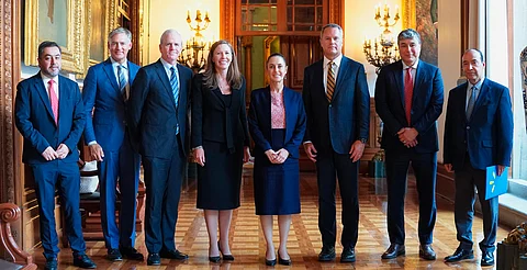 Sheinbaum y directivos de Walmart acuerdan impulsar desarrollo económico