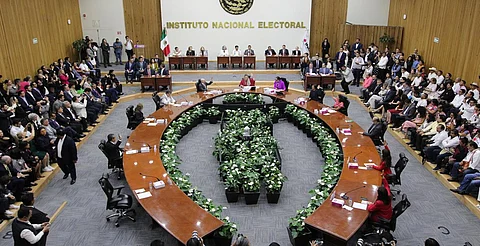 Consejeras del INE piden voz en discusión de reforma electoral