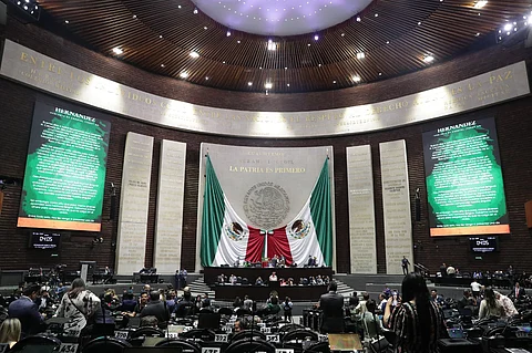 Mexicanos avalan reducir diputados, financiamiento a partidos y órganos legislativos: Mitofsky