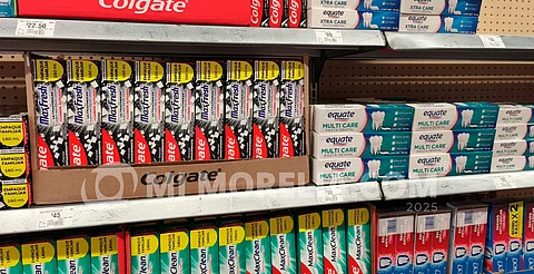 Supermercados en Morelia retiran pasta Colgate Clean Mint tras alerta de Cofepris
