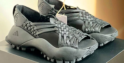 Oaxaca exige a Adidas suspender modelo ‘Slip-On’ por apropiación cultural