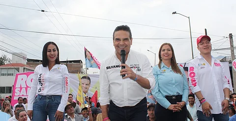 Exgobernador de Michoacán busca probar falsificación de firma