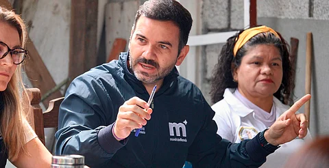 Yankel Benítez acompaña a vecinos de colonia Ríos Mexicanos en gestiones ante CFE