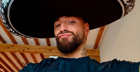 Maluma sorprende a fans echandose palomazo con mariachi después de su concierto en México