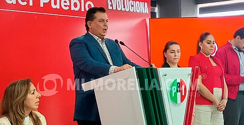 Reprocha Valencia Reyes ausencia de representantes de gobierno en informes municipales priistas