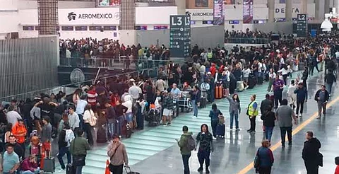 Tormenta deja 16 vuelos desviados y 3 cancelados en el AICM