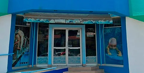 Atacan con bombas molotov escuela de natación en Uruapan; reportan daños mínimos y sin heridos