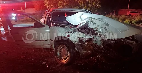 Conductor muere tras chocar contra muro y salir proyectado en la Morelia-Pátzcuaro