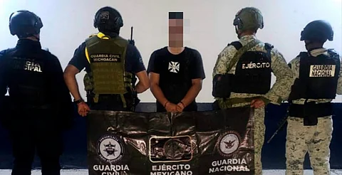En Operación Apatzingán, detenido hombre con más de un kilo de metanfetamina: SSP