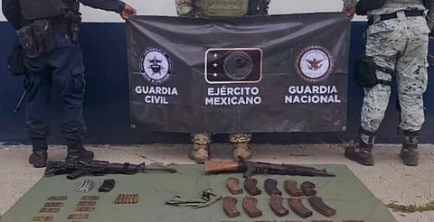 Aseguran armas largas, cartuchos y cargadores en Operación Apatzingán