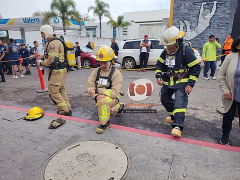 Suben 15 pisos con 35 kilos encima: así fue la 1ª Carrera Vertical de Bomberos