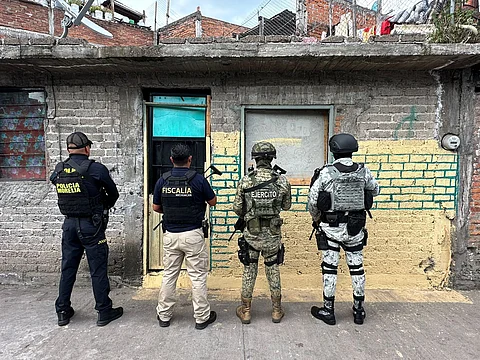 Aseguran más de 2 mil 400 dosis de droga y detienen a seis personas en Morelia