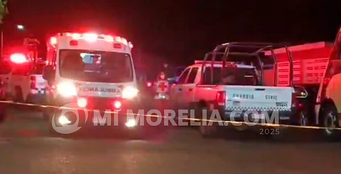 Atacan a tiros a dos personas en su auto; hay un muerto y un herido, en Morelia