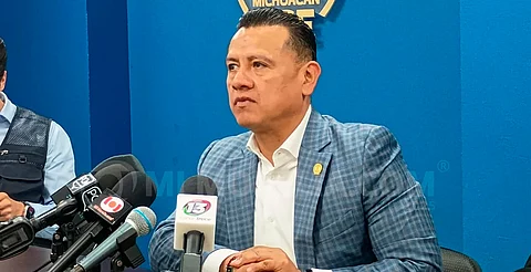 A respetar las etapas, llama Torres Piña tras orden contra Corona Martínez