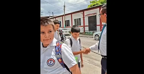 El Salvador pone orden: alumnos deben saludar y traer cabello adecuado o no los dejan entrar a escuela