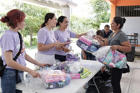 Caravana Jalo x las Mujeres entrega 49 mil productos de higiene menstrual: Seimujer