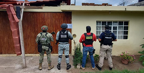 Catean domicilio en Morelia; aseguran droga y detienen a una mujer