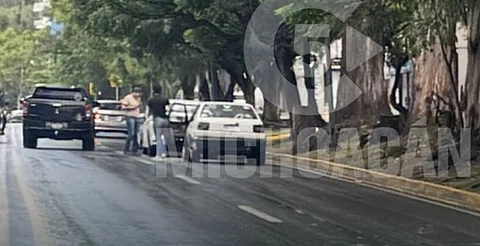 Chocan tras la lluvia de este sábado en Morelia