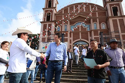 Alfonso Martínez abre las puertas de Morelia a artesanías de la Meseta Purépecha
