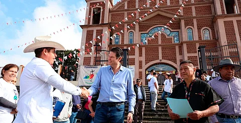 Alfonso Martínez abre las puertas de Morelia a artesanías de la Meseta Purépecha