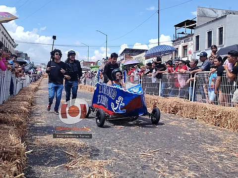 En ambiente familiar se lleva a cabo los Carros Locos, en Morelia