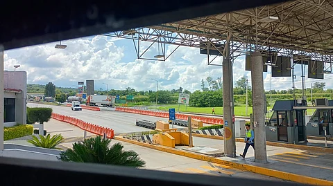 Se restablece la circulación en la caseta de Panindícuaro, Michoacán, tras bloqueo