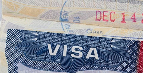 EE.UU. planea reducir duración de visas para estudiantes, periodistas y visitantes